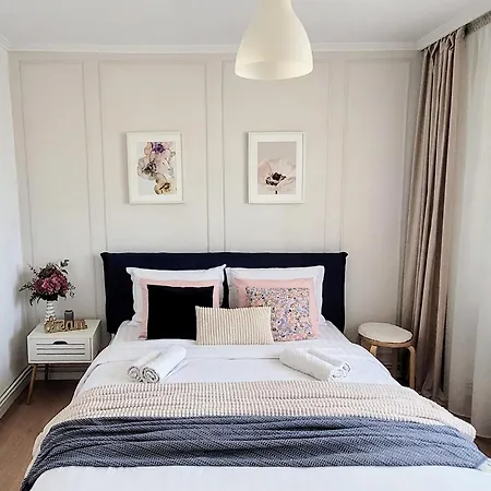 Cozy City Retreat, Obor Market & Metro-2
